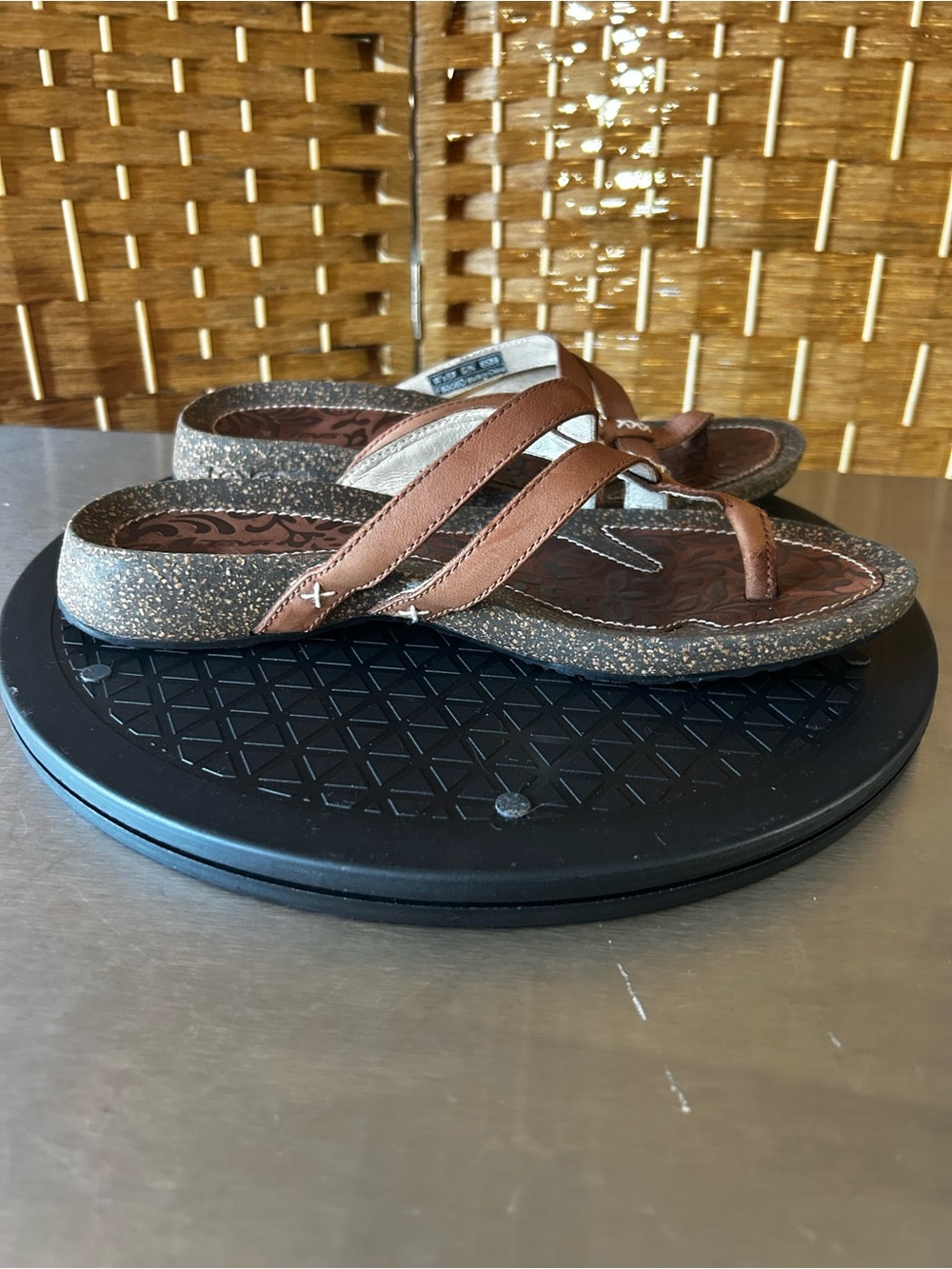 Teva Brown Leather Toe Ring Slide Sandals Comfort Slides Women’s 8 - Picture 9 of 12